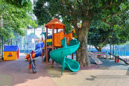 Apartamento para alugar com 74m², 2 quartos e 1 vaga Apartamento para alugar com 74m², 2 quartos e 1 vagaÁrea comum - Playground