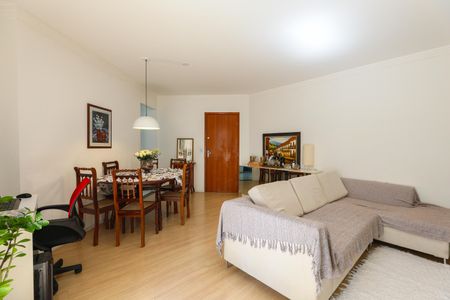 Apartamento para alugar com 74m², 2 quartos e 1 vaga Apartamento para alugar com 74m², 2 quartos e 1 vagaSala