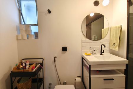 Apartamento à venda com 110m², 3 quartos e 1 vaga Apartamento à venda com 110m², 3 quartos e 1 vagaBanheiro Social