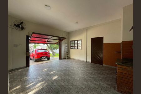 Casa para alugar com 100m², 2 quartos e 2 vagas