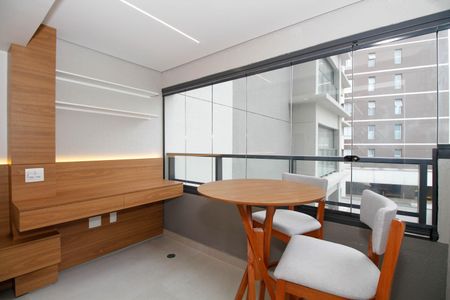 Studio para alugar com 30m², 1 quarto e sem vaga Studio para alugar com 30m², 1 quarto e sem vagaVaranda