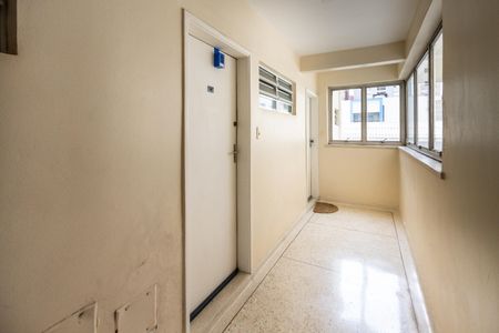 Apartamento à venda com 45m², 1 quarto e sem vaga Apartamento à venda com 45m², 1 quarto e sem vagaLockbox