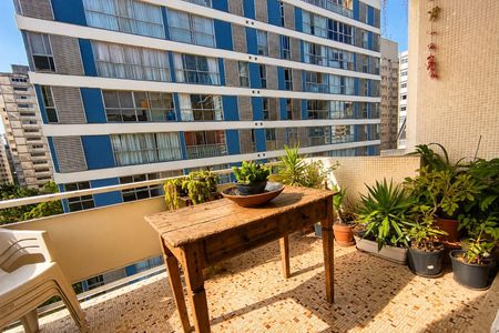 Apartamento à venda com 160m², 3 quartos e 2 vagasVaranda
