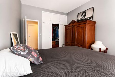Apartamento à venda com 160m², 3 quartos e 2 vagasDormitório 2