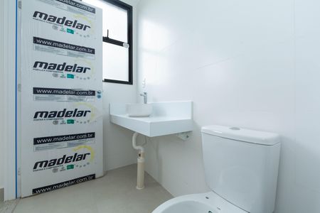 Apartamento à venda com 75m², 2 quartos e 2 vagas Apartamento à venda com 75m², 2 quartos e 2 vagasBANHEIRO2