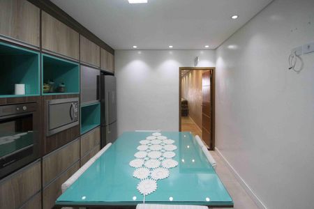 Casa à venda com 192m², 2 quartos e 3 vagas Casa à venda com 192m², 2 quartos e 3 vagasCozinha