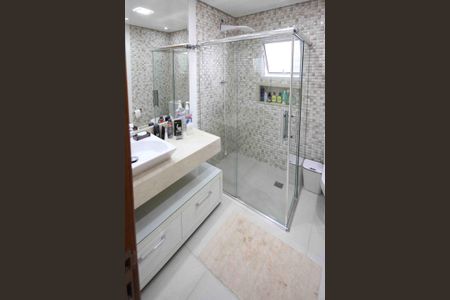 Casa à venda com 192m², 2 quartos e 3 vagas Casa à venda com 192m², 2 quartos e 3 vagasBanheiro da Suite 02