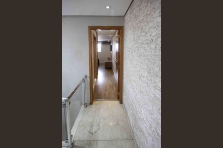 Casa à venda com 192m², 2 quartos e 3 vagas Casa à venda com 192m², 2 quartos e 3 vagasHall