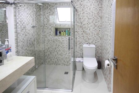 Casa à venda com 192m², 2 quartos e 3 vagas Casa à venda com 192m², 2 quartos e 3 vagasBanheiro da Suite 02