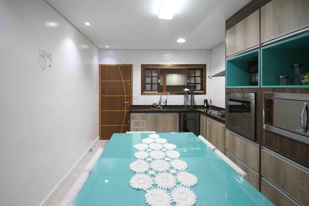 Casa à venda com 192m², 2 quartos e 3 vagas Casa à venda com 192m², 2 quartos e 3 vagasCozinha
