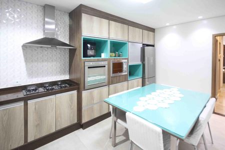 Casa à venda com 192m², 2 quartos e 3 vagas Casa à venda com 192m², 2 quartos e 3 vagasCozinha