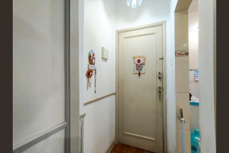 Apartamento à venda com 56m², 2 quartos e sem vaga Apartamento à venda com 56m², 2 quartos e sem vagaEntrada