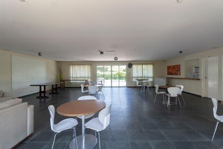 Apartamento à venda com 56m², 2 quartos e 1 vaga Apartamento à venda com 56m², 2 quartos e 1 vagaÁrea Comum - Salão de Festas