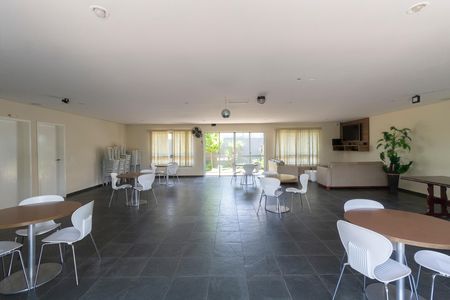 Apartamento à venda com 56m², 2 quartos e 1 vaga Apartamento à venda com 56m², 2 quartos e 1 vagaÁrea Comum - Salão de Festas