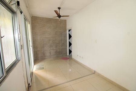Casa para alugar com 80m², 2 quartos e sem vagaSala