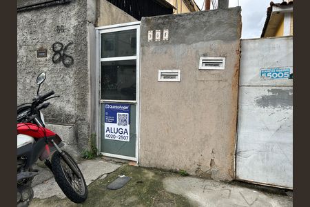 Casa para alugar com 80m², 2 quartos e sem vagaFachada + Placa