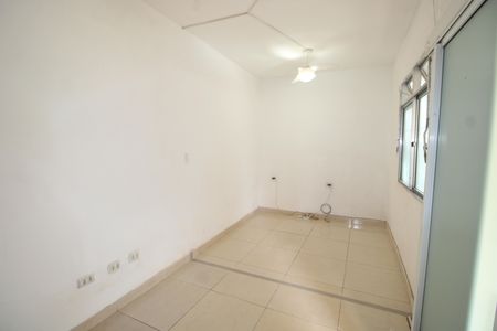 Sala de casa para alugar com 2 quartos, 80m² em Engenheiro Leal, Rio de Janeiro