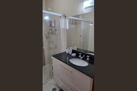 Casa à venda com 225m², 3 quartos e 4 vagas Casa à venda com 225m², 3 quartos e 4 vagasBanheiro