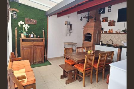 Casa à venda com 225m², 3 quartos e 4 vagas Casa à venda com 225m², 3 quartos e 4 vagasÁrea de Lazer