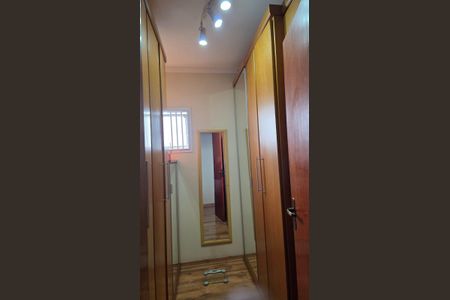 Casa à venda com 225m², 3 quartos e 4 vagas Casa à venda com 225m², 3 quartos e 4 vagasQuarto - Closet