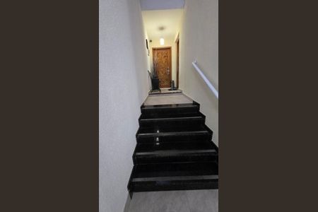 Escada de casa à venda com 3 quartos, 225m² em Vila Lucia, São Paulo