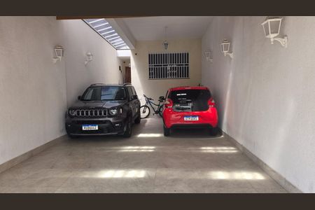 Garagem de casa à venda com 3 quartos, 225m² em Vila Lucia, São Paulo