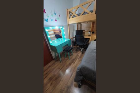 Casa à venda com 225m², 3 quartos e 4 vagas Casa à venda com 225m², 3 quartos e 4 vagasQuarto