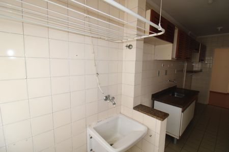 Apartamento para alugar com 60m², 3 quartos e 1 vagaÁrea de Serviço