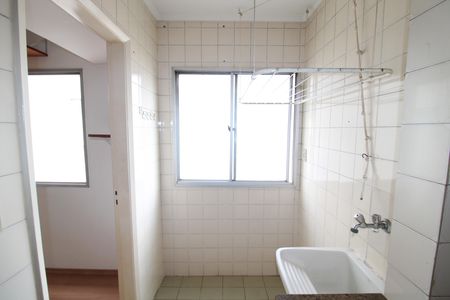 Apartamento para alugar com 60m², 3 quartos e 1 vagaÁrea de Serviço