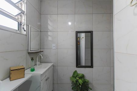 Apartamento à venda com 45m², 2 quartos e 1 vaga Apartamento à venda com 45m², 2 quartos e 1 vagaBanheiro