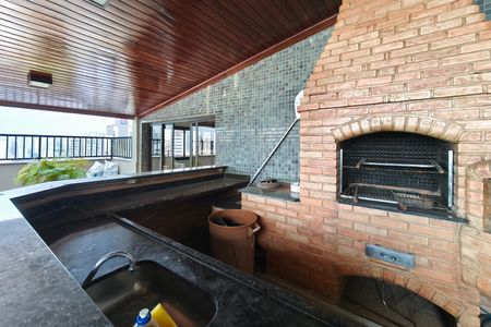 Apartamento à venda com 200m², 4 quartos e 2 vagas Apartamento à venda com 200m², 4 quartos e 2 vagasÁrea comum - Churrasqueira