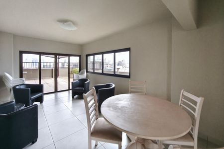 Apartamento à venda com 200m², 4 quartos e 2 vagas Apartamento à venda com 200m², 4 quartos e 2 vagasÁrea comum - Salão de festas