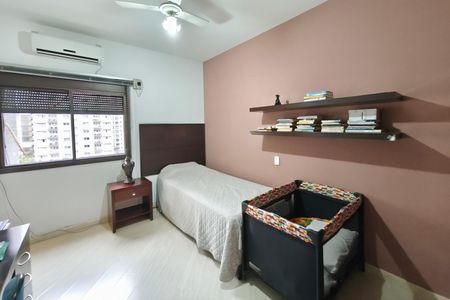 Apartamento à venda com 200m², 4 quartos e 2 vagas Apartamento à venda com 200m², 4 quartos e 2 vagasQuarto Suíte 2