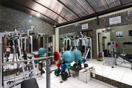 Apartamento à venda com 200m², 4 quartos e 2 vagas Apartamento à venda com 200m², 4 quartos e 2 vagasÁrea comum - Academia