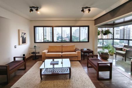 Apartamento à venda com 200m², 4 quartos e 2 vagas Apartamento à venda com 200m², 4 quartos e 2 vagasSala de Estar