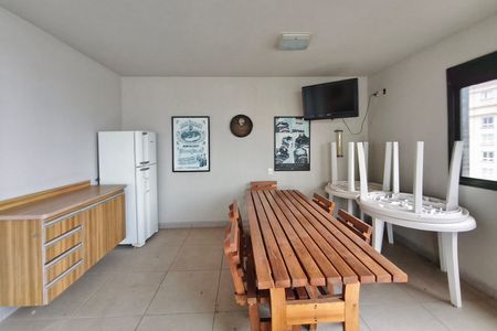 Apartamento à venda com 200m², 4 quartos e 2 vagas Apartamento à venda com 200m², 4 quartos e 2 vagasÁrea comum - Salão de festas