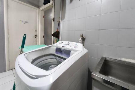Apartamento à venda com 200m², 4 quartos e 2 vagas Apartamento à venda com 200m², 4 quartos e 2 vagasÁrea de Serviço