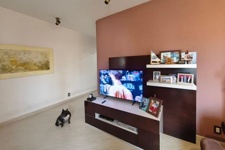 Apartamento à venda com 200m², 4 quartos e 2 vagas Apartamento à venda com 200m², 4 quartos e 2 vagasSala de TV