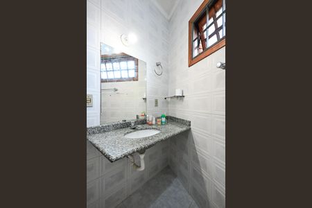 Casa à venda com 200m², 3 quartos e 3 vagasBanheiro Suíte 