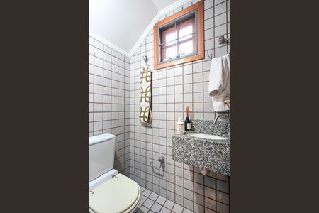 Casa à venda com 200m², 3 quartos e 3 vagasLavabo