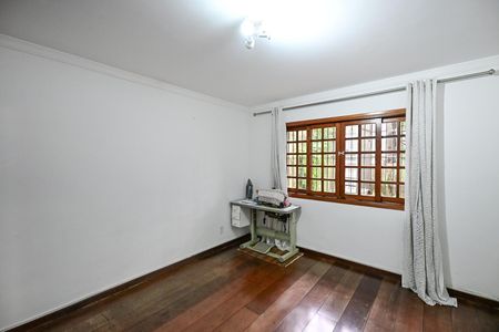 Casa à venda com 200m², 3 quartos e 3 vagasSala de Tv