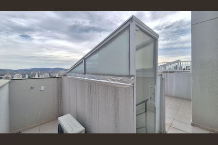 Apartamento à venda com 47m², 1 quarto e sem vaga Apartamento à venda com 47m², 1 quarto e sem vagaVaranda
