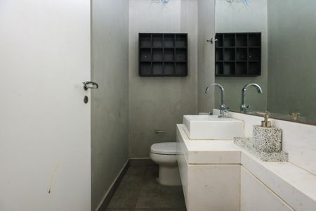 Casa de condomínio à venda com 300m², 3 quartos e 2 vagas Casa de condomínio à venda com 300m², 3 quartos e 2 vagasLavabo