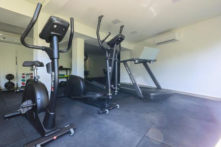 Casa de condomínio à venda com 300m², 3 quartos e 2 vagas Casa de condomínio à venda com 300m², 3 quartos e 2 vagasAcademia