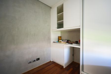 Casa de condomínio à venda com 300m², 3 quartos e 2 vagas Casa de condomínio à venda com 300m², 3 quartos e 2 vagasSuíte 1