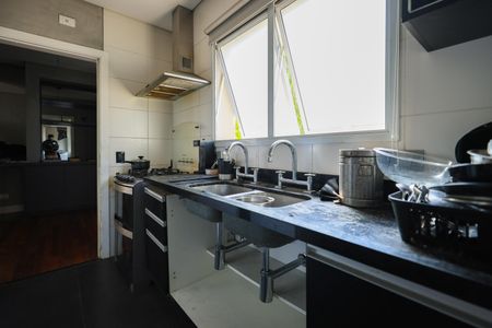 Casa de condomínio à venda com 300m², 3 quartos e 2 vagas Casa de condomínio à venda com 300m², 3 quartos e 2 vagasCozinha