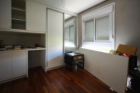 Casa de condomínio à venda com 300m², 3 quartos e 2 vagas Casa de condomínio à venda com 300m², 3 quartos e 2 vagasSuíte 1