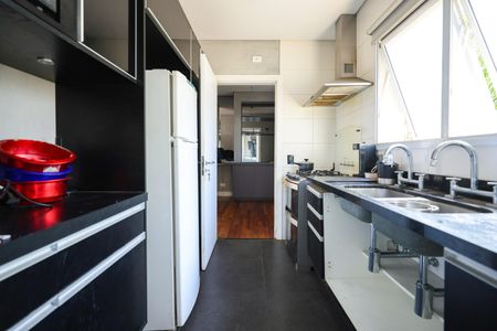 Casa de condomínio à venda com 300m², 3 quartos e 2 vagas Casa de condomínio à venda com 300m², 3 quartos e 2 vagasCozinha