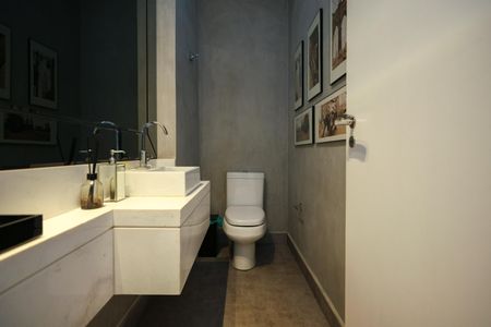 Casa de condomínio à venda com 300m², 3 quartos e 2 vagas Casa de condomínio à venda com 300m², 3 quartos e 2 vagasLavabo