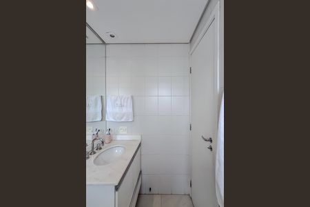 Apartamento para alugar com 148m², 3 quartos e 2 vagas Apartamento para alugar com 148m², 3 quartos e 2 vagasBanheiro da Suíte 2
